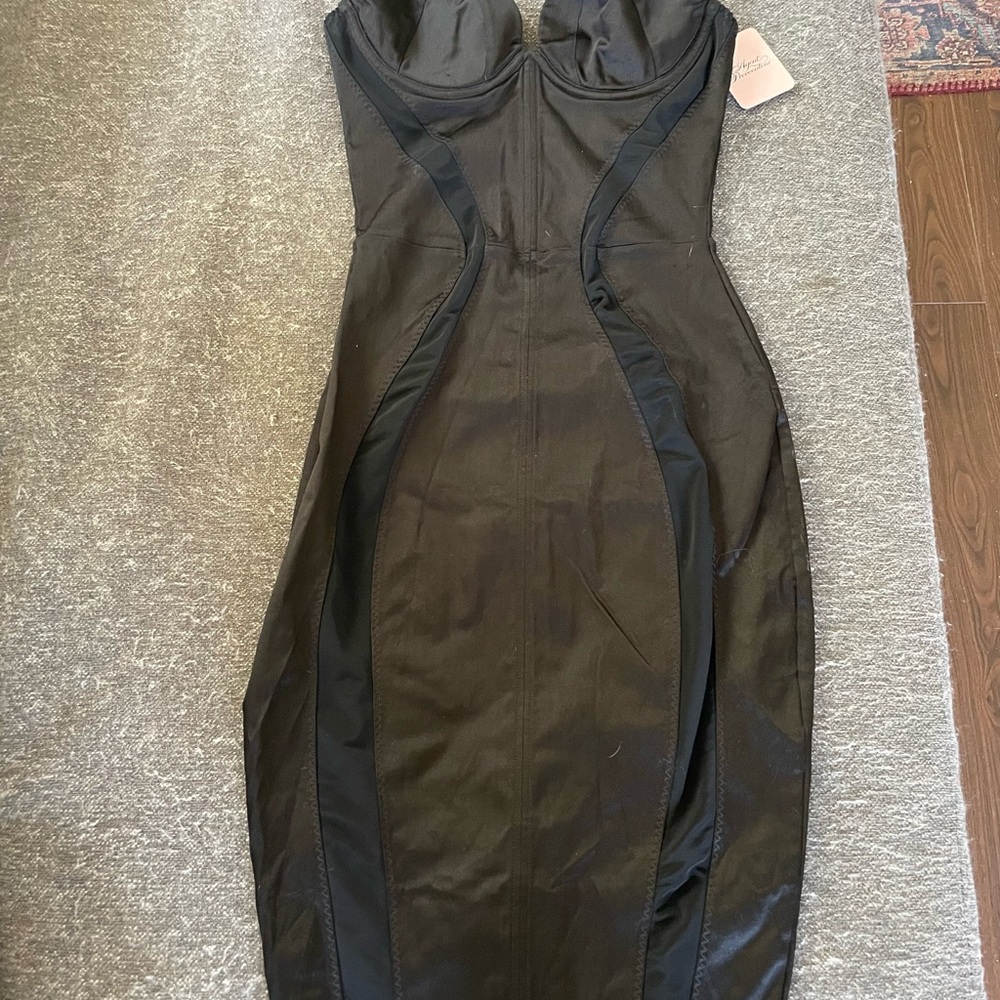 Elegant Black Strapless Dress